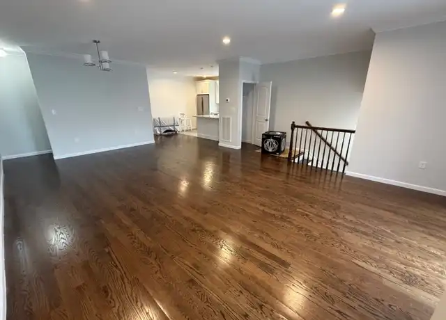 Property at 906 Flora St Unit 2, Elizabeth, NJ, 07201, 3 beds, 2 baths, [object Object]
