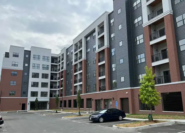 Property at Brookview Commons West - Studios, 1BR, 2BR Apartments - 333 Main St, Danbury, CT, 06810, 0-2 beds, 1-2 bath, [object Object]