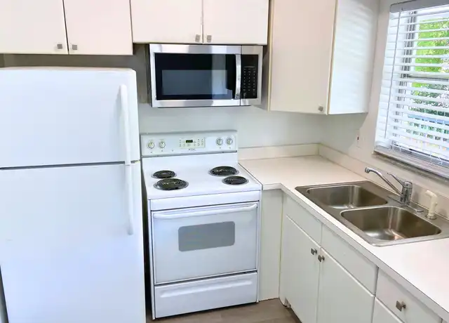 Property at 6851 Cypress Rd, Plantation, FL, 33317, 1 bed, 1 bath, [object Object]