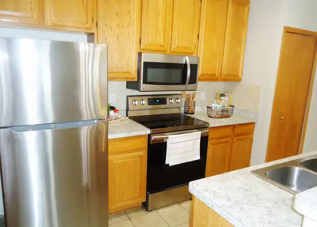 Property at 8497 Cortland Rd, Eden Prairie, MN, 55344, 2 beds, 1.5 baths, [object Object]