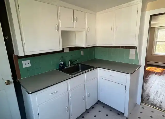 Property at 31 Warwick St Unit 35, Middletown, CT, 06457, 2 beds, 1 bath, [object Object]