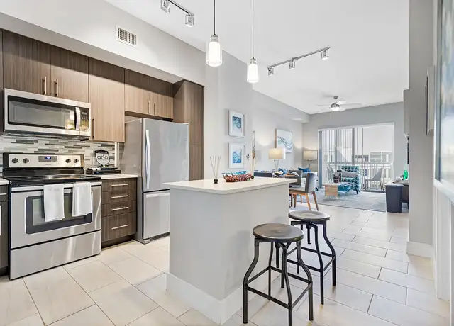 Photo of 33 SE 8th St, Boca Raton, FL 33432