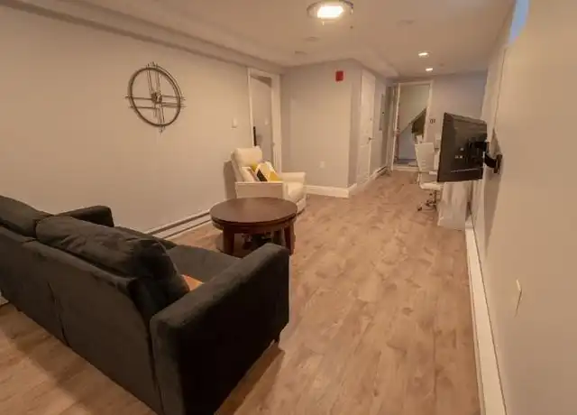 Property at 726 Metropolitan Ave, Hyde Park, MA, 02136, 1 bed, 1 bath, [object Object]