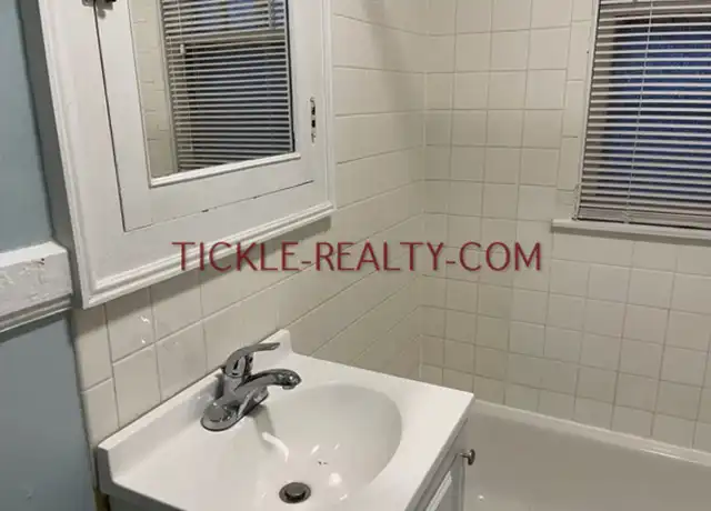 Property at 28 Berkshire St Unit 4, Rochester, NY, 14607, 2 beds, 1 bath, [object Object]