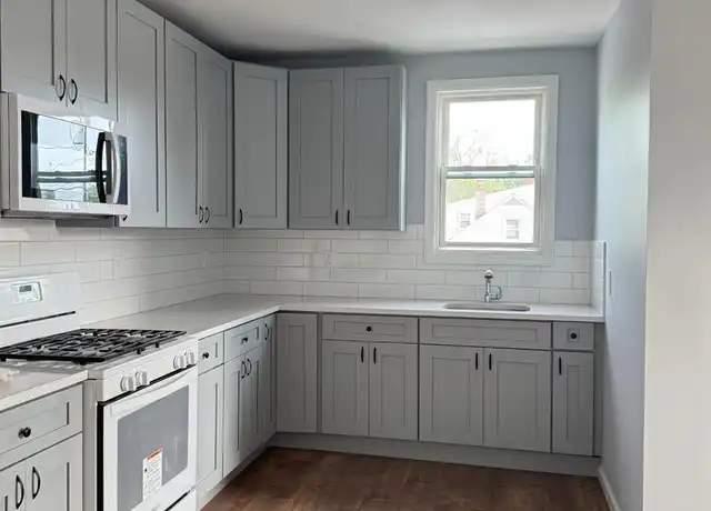 Property at 658 King Georges Rd Unit 4, Fords, NJ, 08863, 2 beds, 1 bath, [object Object]