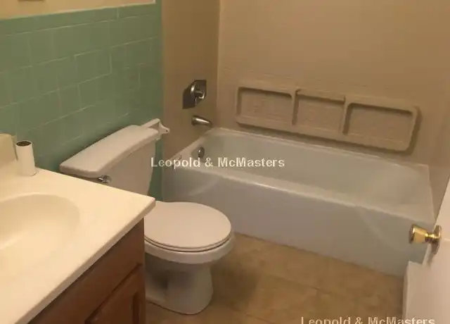 Property at 28 Dinan Dr Unit 2, Gardner, MA, 01440, 1 bed, 1 bath, [object Object]