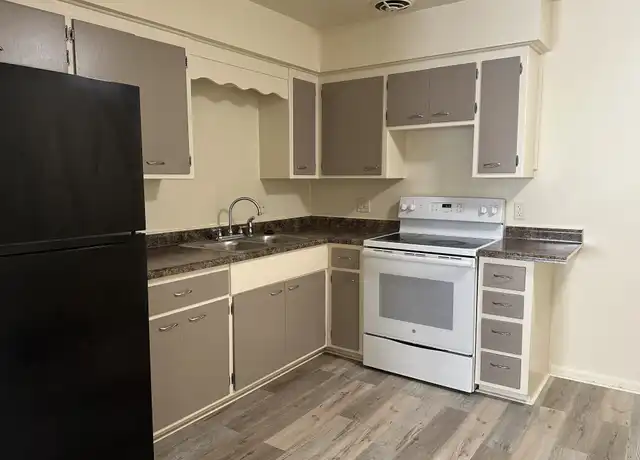 Property at 4821 Lovell Ln Unit 4, Madison, WI, 53711, 2 beds, 1 bath, [object Object]