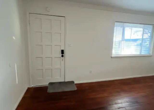Property at 102 E Pecan St, Gunter, TX, 75058, 2 beds, 1 bath, [object Object]