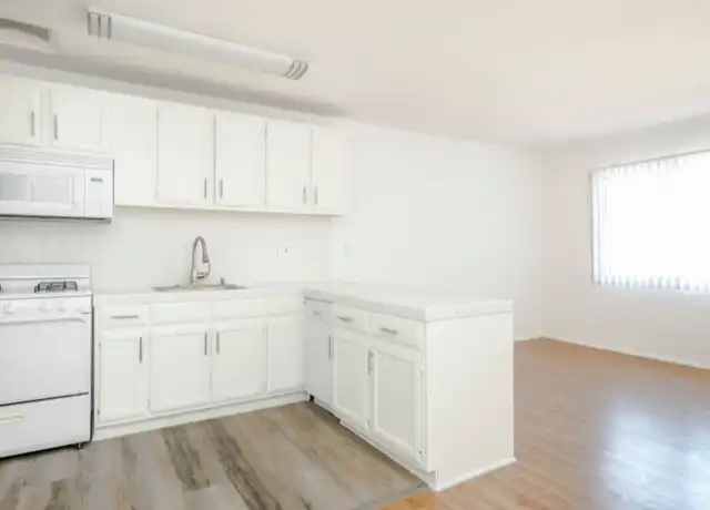 Property at 5725 Vineland Ave Unit 08725-05, North Hollywood, CA, 91601, 1 bed, 1 bath, [object Object]