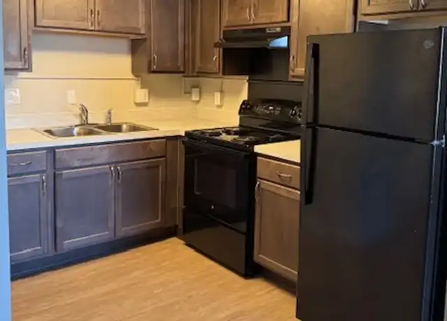 Property at Battery Park Senior Apartments - 1 Battle Sq, Asheville, NC, 28801, 2 beds, 1 bath, [object Object]