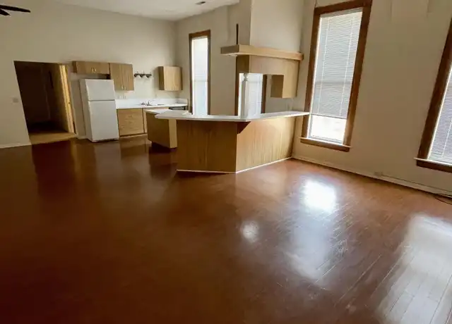 Property at 202 S Main St, Ottawa, KS, 66067, 1 bed, 1 bath, [object Object]