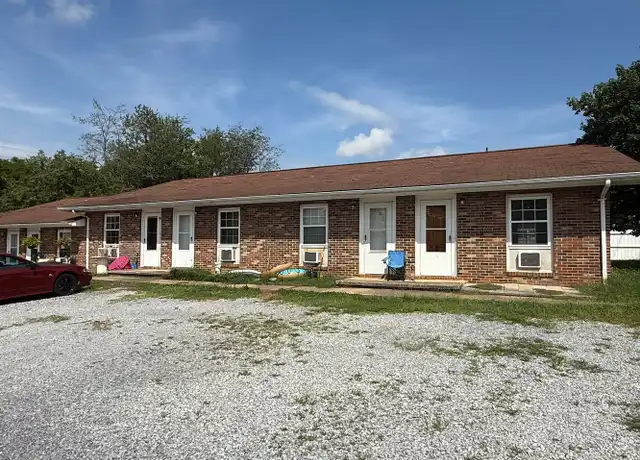 Property at 2314 Buckingham Rd Unit 1, Greeneville, TN, 37745, 1 bed, 1 bath, [object Object]