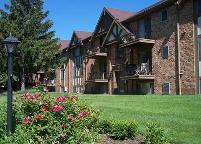 Property at Heatherwick House/Old Orchard - 3070 Carskaddon Ave, Toledo, OH, 43606, 1-2 bed, 1 bath, [object Object]