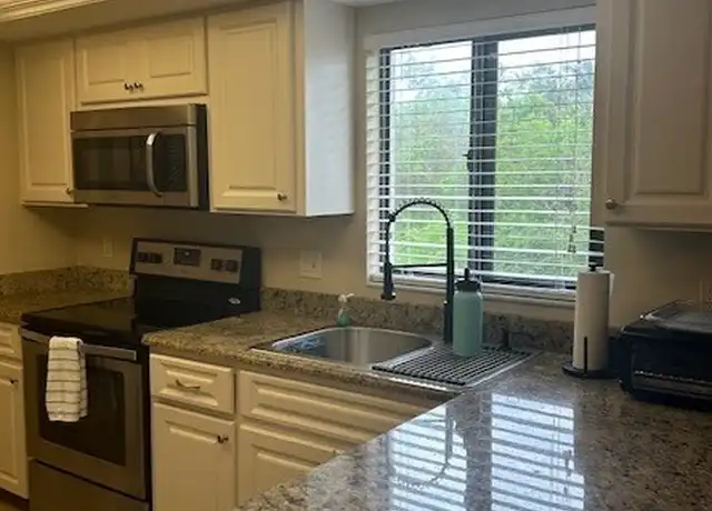Property at 13663 McGregor Village Dr #20, Fort Myers, FL, 33919, 2 beds, 2 baths, [object Object]
