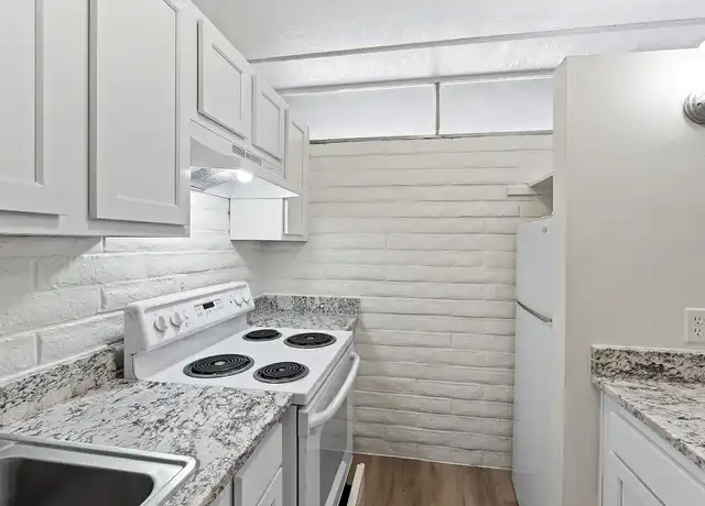 Property at BROADWAY APARTMENTS - 20 N Leonora Ave, Tucson, AZ, 85711, 1 bed, 1 bath, [object Object]