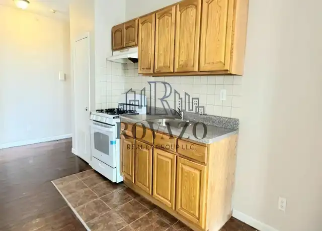 Property at 279 Goldsmith Ave Unit A3, Newark, NJ, 07112, 3 beds, 1 bath, [object Object]