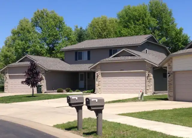 Property at 2419 Sterling Dr Unit 2419, Eau Claire, WI, 54701, 3 beds, 1.5 baths, [object Object]