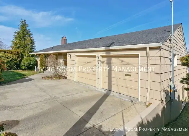Property at 4404 SW Council Crest Dr, Portland, OR, 97239, 4 beds, 2 baths, [object Object]