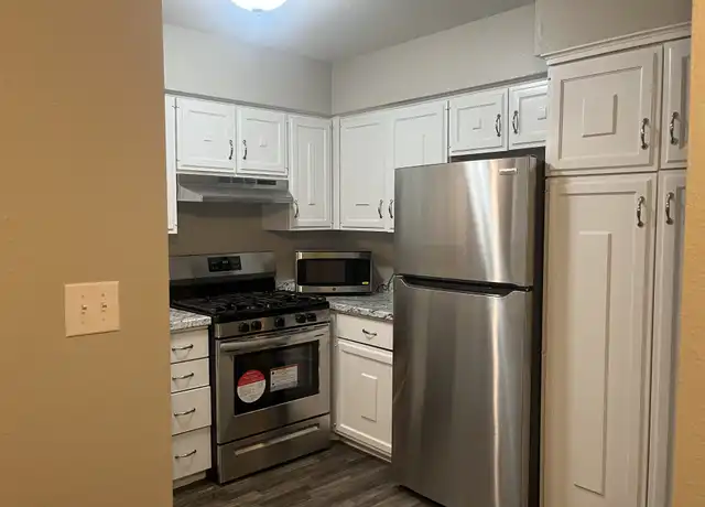 Property at Heatherwood 55+ - 3006 E 51st St, Tulsa, OK, 74105, 1-2 bed, 1 bath, [object Object]