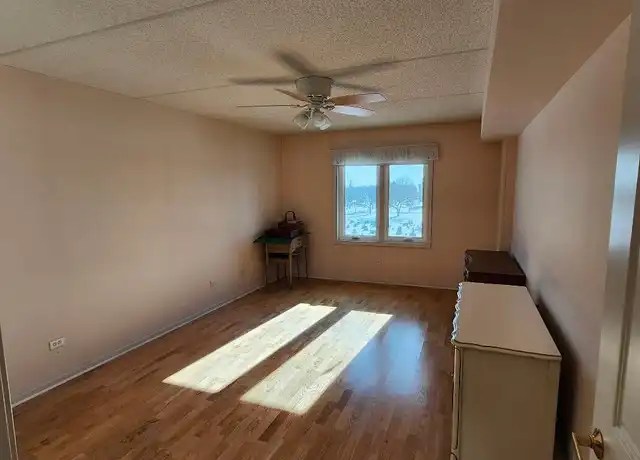 Property at 7061 W Touhy Ave, Niles, IL, 60714, 1 bed, 1 bath, [object Object]