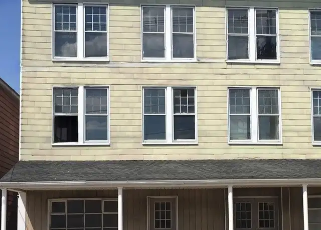 Property at 17 E Main St Unit 2, Dallastown, PA, 17313, 2 beds, 1 bath, [object Object]