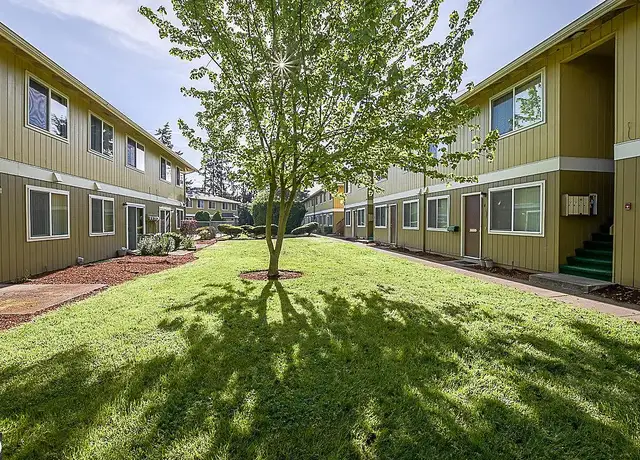 Photo of 1719 17th St, Springfield, OR 97477