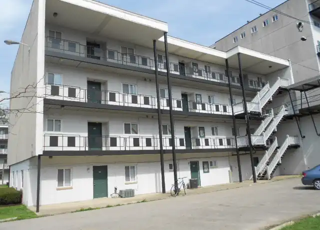 Property at 170 W Maynard Ave Apt 2C, Columbus, OH, 43202, 2 beds, 1 bath, [object Object]