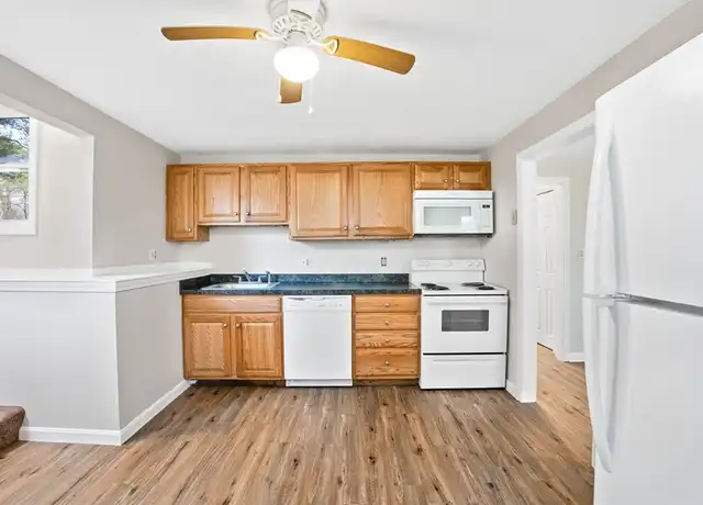 Property at 60 Phillips St Unit 3-1, Attleboro, MA, 02703, 1 bed, 1 bath, [object Object]