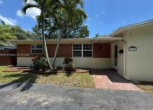 Property at 5122 SW 92nd Ter, Cooper City, FL, 33328, 3 beds, 2 baths, [object Object]