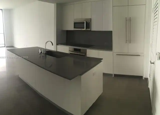 Property at 68 SE 6th St #3406, Miami, FL, 33131, 1 bed, 1.5 baths, [object Object]