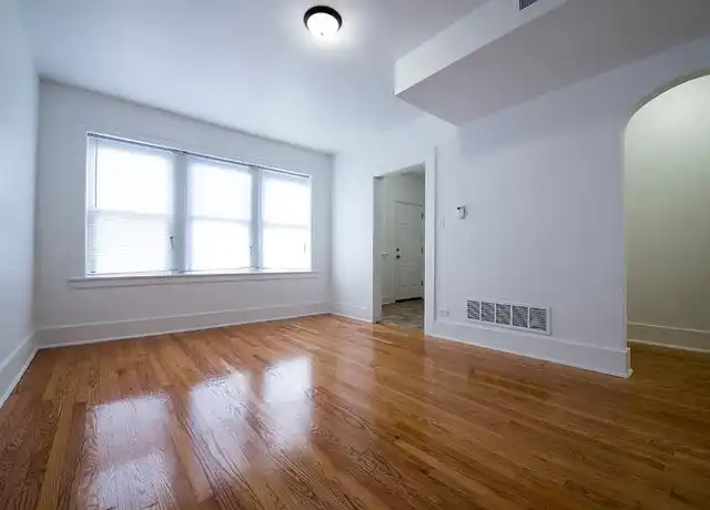 Property at 7701 S Yates Blvd, Chicago, IL, 60649, 2 beds, 1 bath, [object Object]