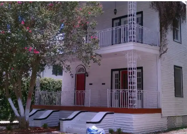 Property at 6 Fontainebleau Dr, New Orleans, LA, 70125, 4 beds, 2 baths, [object Object]
