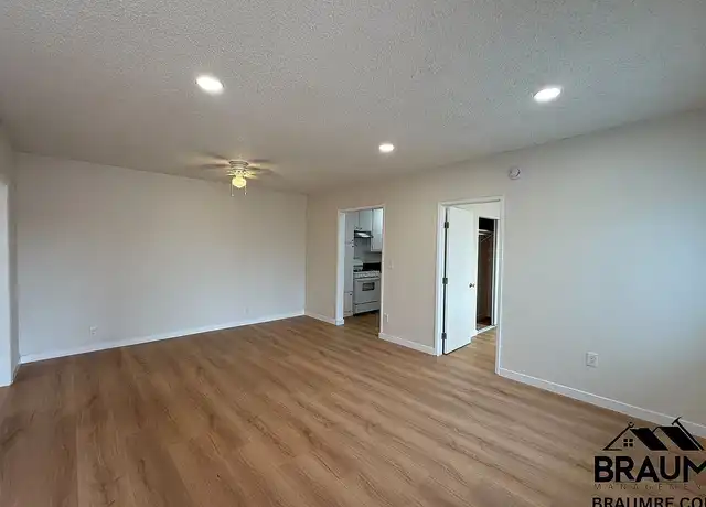 Property at Villa East at Oxnard St. - 13115 Oxnard St, Van Nuys, CA, 91401, 3 beds, 2 baths, [object Object]