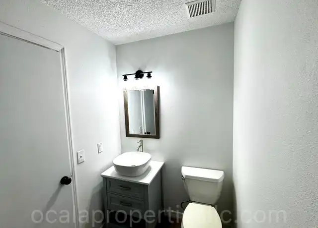 Property at 3380 NE 44th Pl, Ocala, FL, 34479, 3 beds, 2 baths, [object Object]