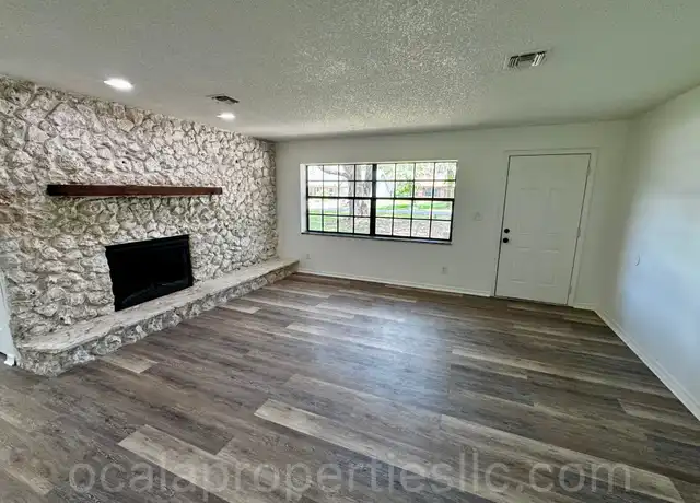 Property at 3380 NE 44th Pl, Ocala, FL, 34479, 3 beds, 2 baths, [object Object]