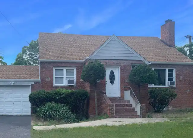 Property at 52 Hoffman Ln, Central Islip, NY, 11722, 2 beds, 1 bath, [object Object]