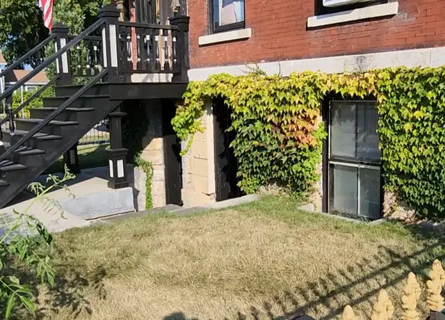 Property at 129 N 2nd St, Rockford, IL, 61107, 1 bed, 1 bath, [object Object]