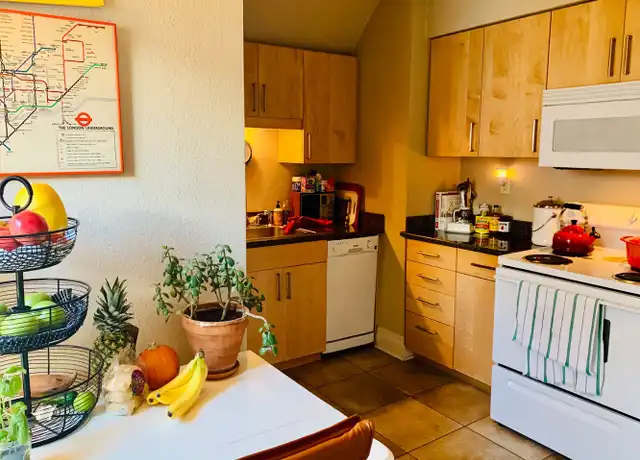 Property at 1114 W Fort St Unit 5, Boise, ID, 83702, 1 bed, 1 bath, [object Object]