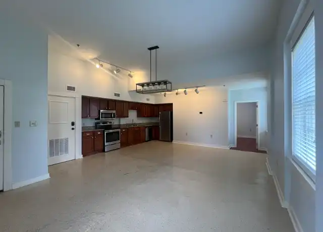 Property at 715 Sherman St Unit 21, Little Rock, AR, 72202, 1 bed, 1 bath, [object Object]