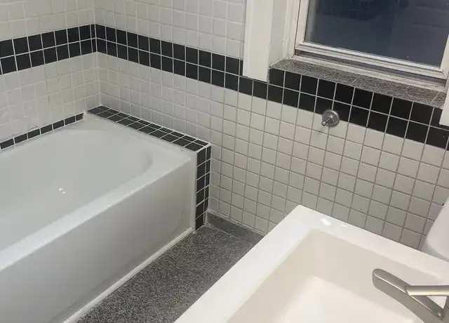 Property at 7946 S Vernon Ave Unit 2, Chicago, IL, 60619, 3 beds, 1 bath, [object Object]
