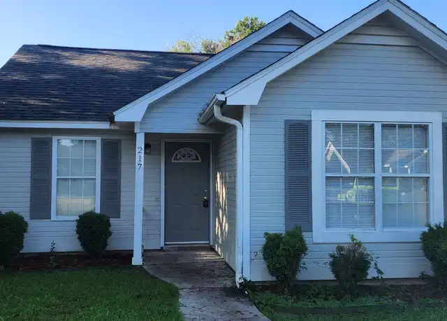 Property at 217 Blue Pool Dr, Valdosta, GA, 31602, 3 beds, 2 baths, [object Object]