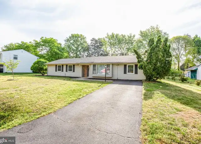 Property at 825 Barkley Dr, Fredericksburg, VA, 22407, 3 beds, 2 baths, [object Object]