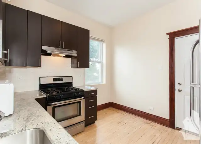 Property at 1438 W Addison St, Chicago, IL, 60613, 2 beds, 1 bath, [object Object]