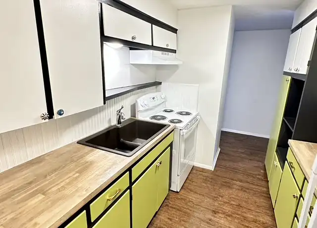 Property at 1220 S Rockford Ave Unit K, Tulsa, OK, 74120, 1 bed, 1 bath, [object Object]