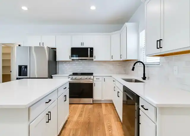 Property at Camellia Grove Townhomes - 705 E Bluebird Dr, Lafayette, LA, 70508, 2 beds, 2 baths, [object Object]