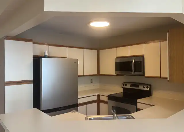 Property at 11739 Summerchase Cir Apt E, Reston, VA, 20194, 1 bed, 1 bath, [object Object]