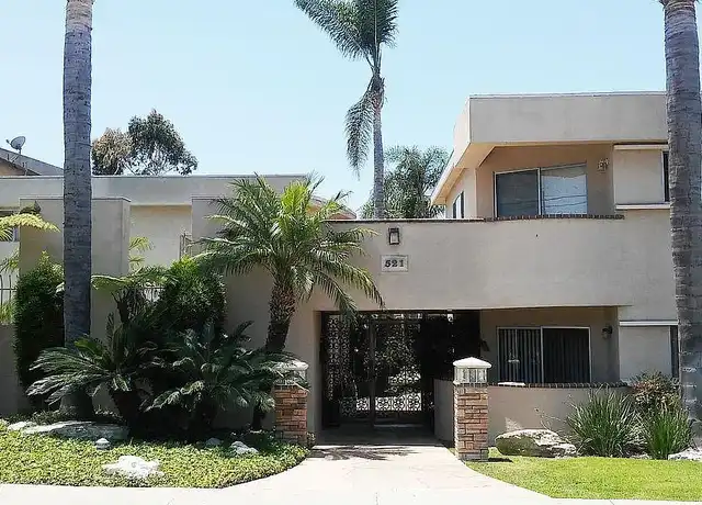 Property at Inglewood Palms Apts - 521 N Market St, Inglewood, CA, 90302, 1 bed, 1 bath, [object Object]