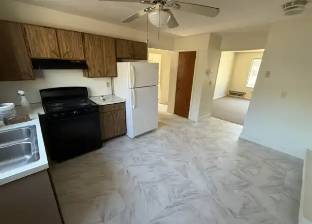 Property at 67 Dallas Ter Unit 12, Waterbury, CT, 06705, 2 beds, 1 bath, [object Object]