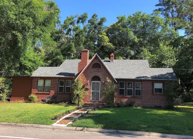Property at 2060 NW 3rd Ave, Gainesville, FL, 32603, 3 beds, 3.5 baths, [object Object]