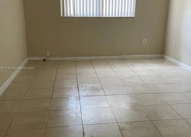 Property at 3600 NW 21st St #312, Lauderdale Lakes, FL, 33311, 1 bed, 1 bath, [object Object]